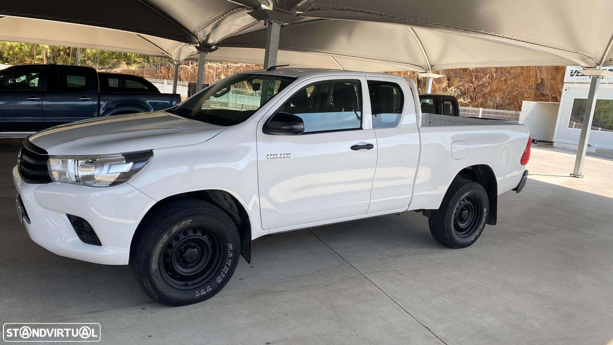 Toyota Hilux 2.4 D-4D 4WD CE Trial - 4