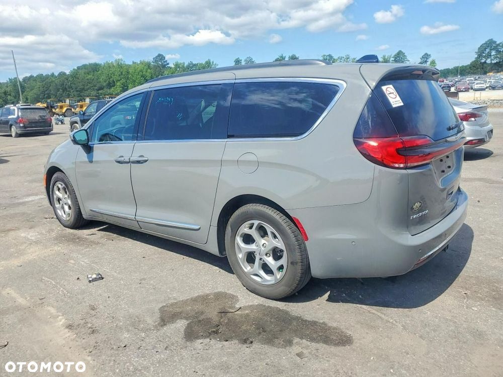 Chrysler Pacifica - 5