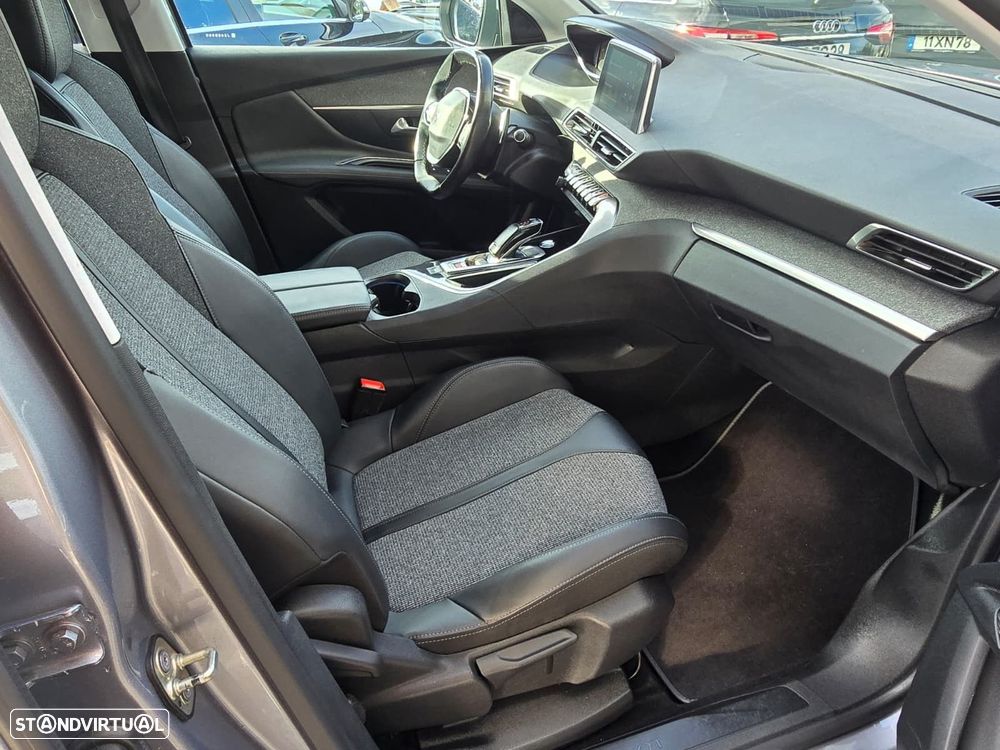 Peugeot 3008 1.2 PureTech Allure EAT8 - 17