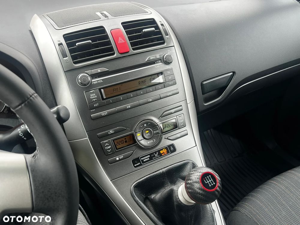 Toyota Auris 1.6 Executive - 8