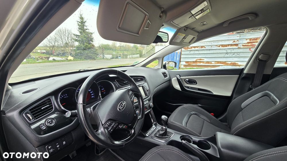 Kia Ceed 1.6 GDI Platinum Edition - 9