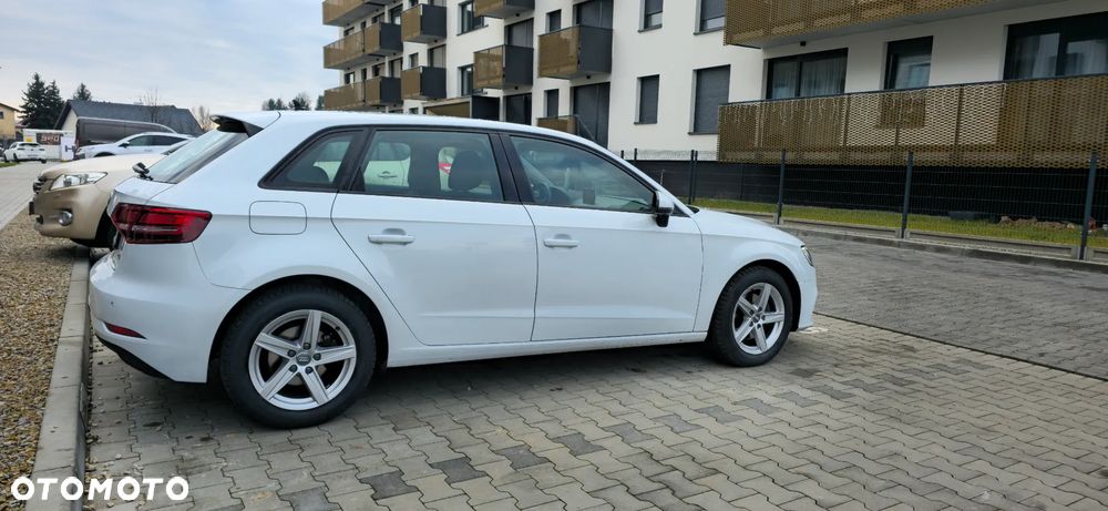 Audi A3 Sportback 1.5 TFSI S tronic - 2