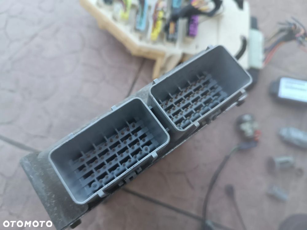 Chrysler Sebring II sedan 2.7 zestaw startowy do odpalenia komputer sterownik p04896041aj p04606377aj p04671676ad - 8