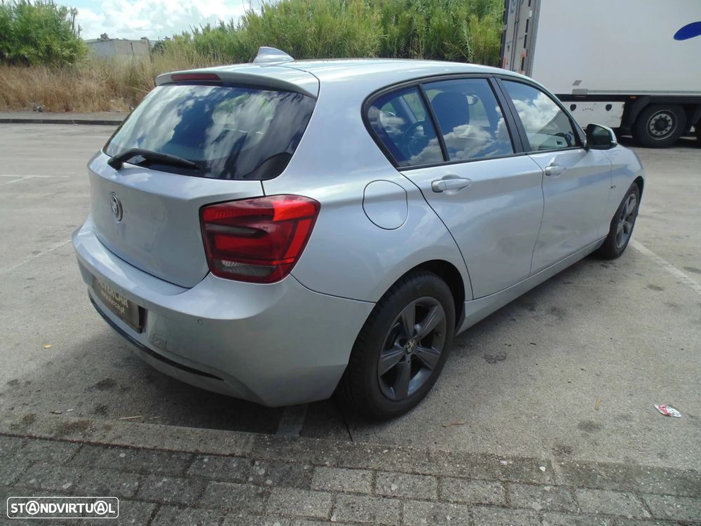 BMW 118 dA Line Sport - 12