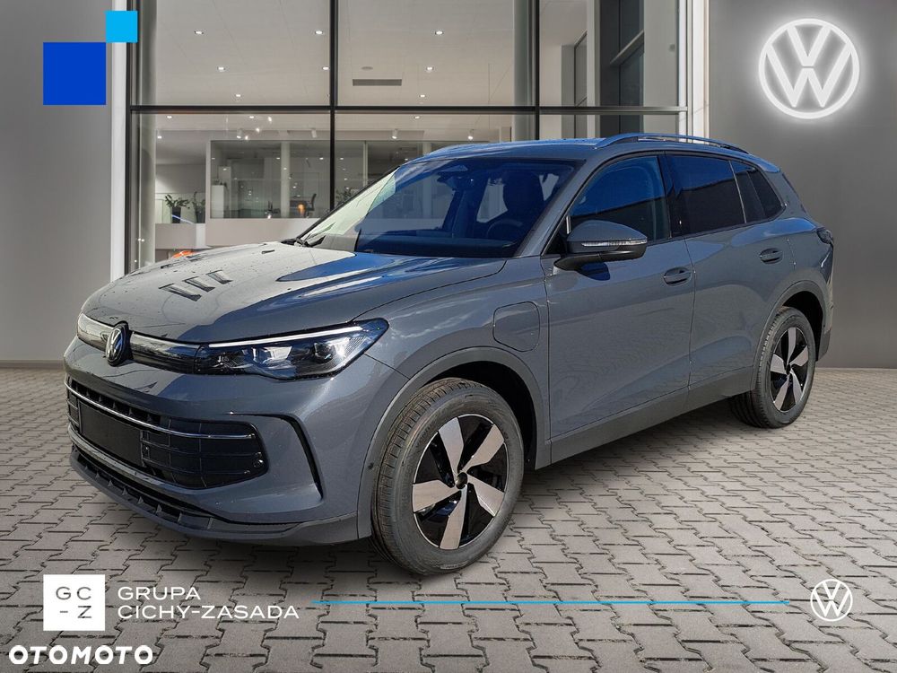 Volkswagen Tiguan - 1