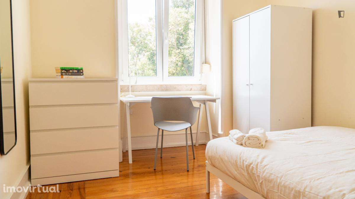 Quarto - localizado em Alameda Lisbon - Grande imagem: 4/14