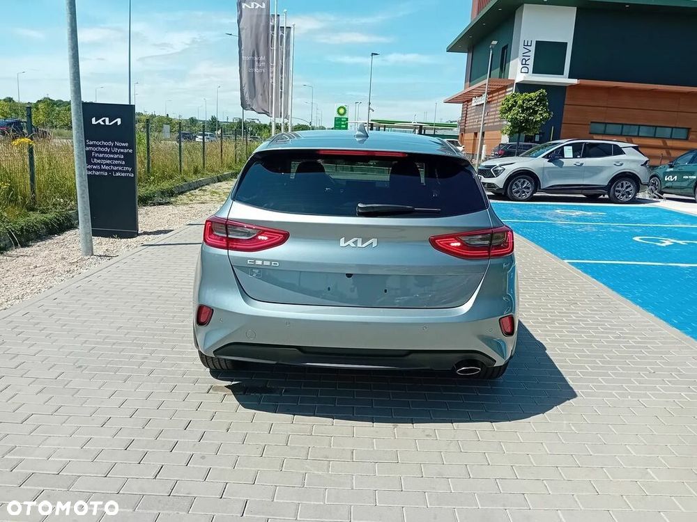 Kia Ceed - 16