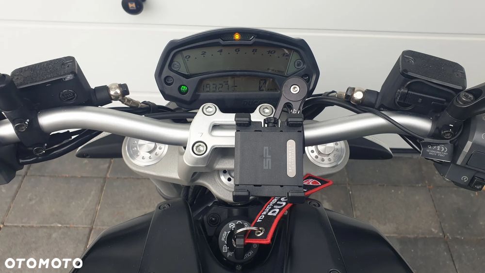 Ducati Monster - 11