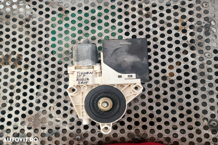 Motoras macara geam fata stanga 5N0959702F Volkswagen VW Tiguan 1 5N  [din 2007 pana  2011] seria C - 2