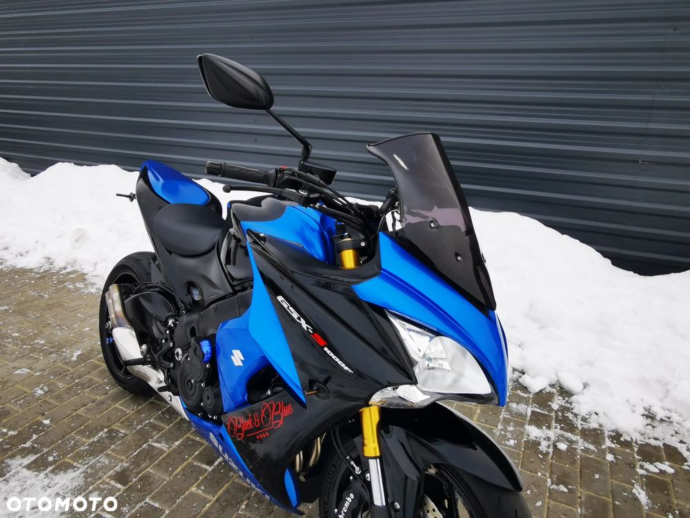 Suzuki GSX - 24