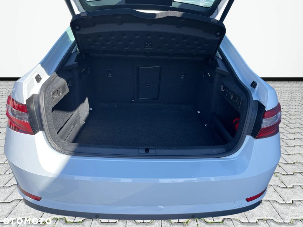 Skoda Superb 2.0 TDI SCR Ambition - 20