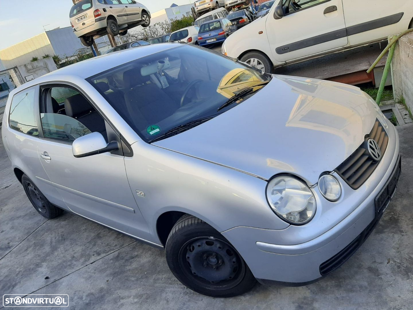 Vw Polo 1.2i de 2004 disponível para peças FRENTE VENDIDA - 2