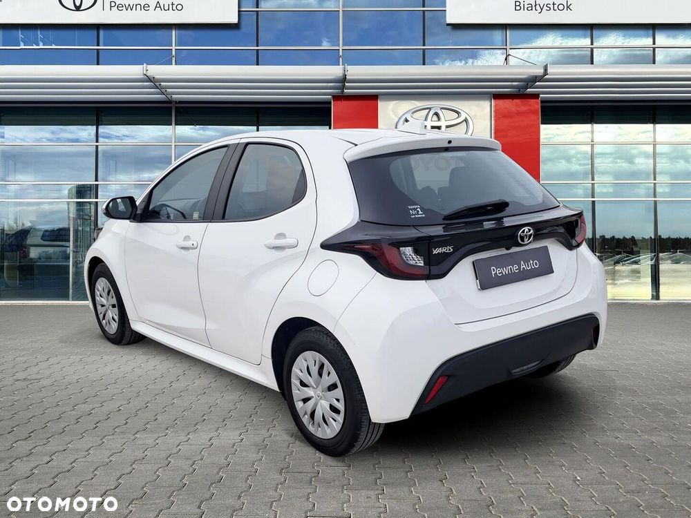 Toyota Yaris 2023 photo 3