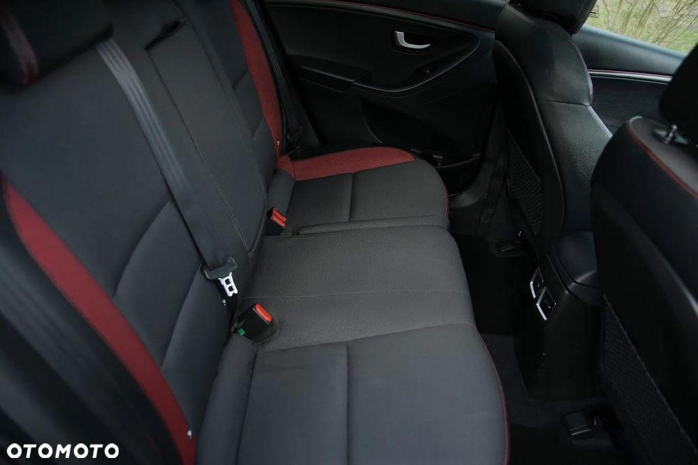 Hyundai i30 1.6 T GDI Turbo - 17