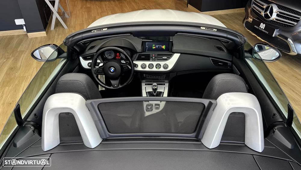 BMW Z4 35 is Auto - 18