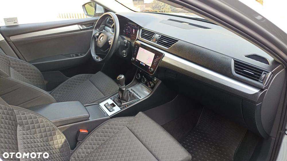 Skoda Superb 2.0 TDI SCR Ambition - 13