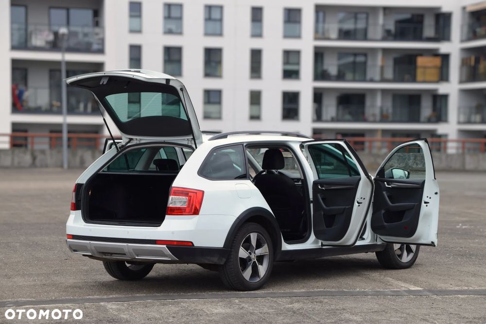 Skoda Octavia 2.0 TDI 4x4 DSG Scout - 9