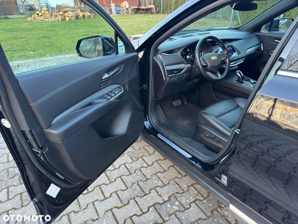 Cadillac XT4 350T AWD Premium Luxury - 30