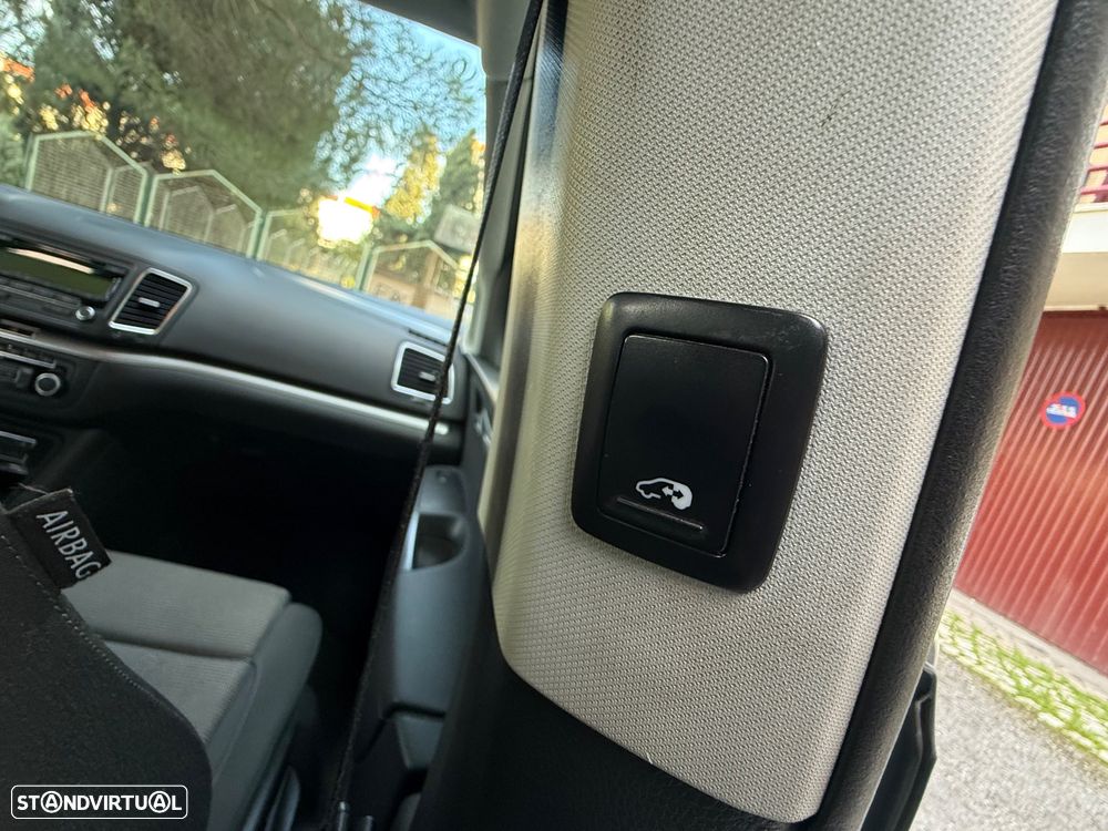 VW Sharan 2.0 TDi Confortline - 21