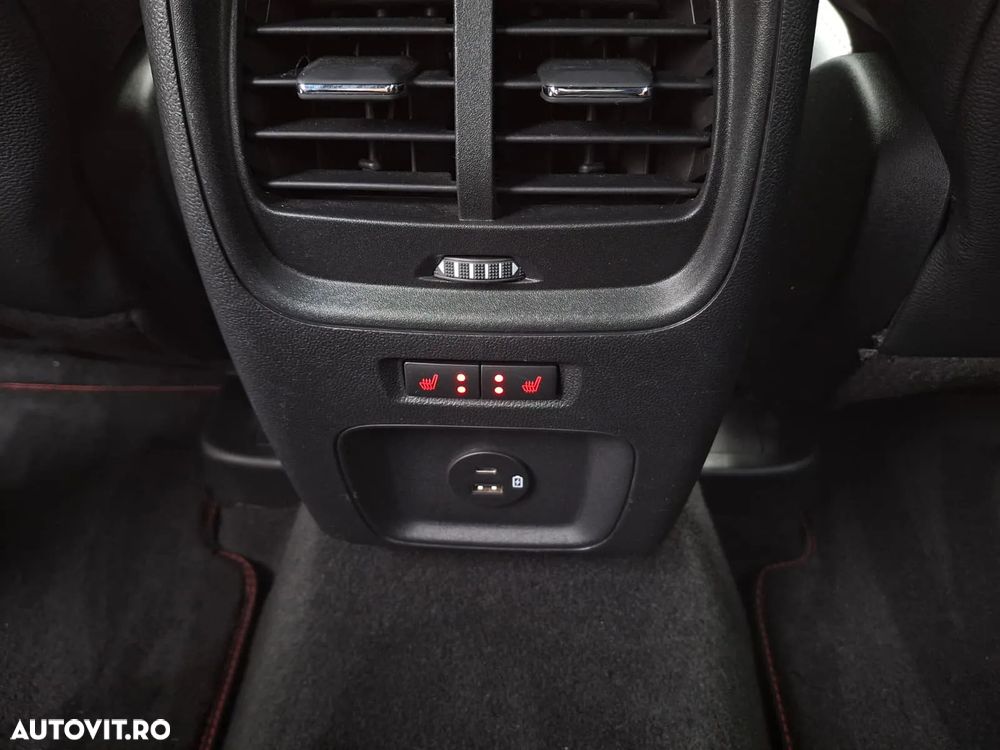 Ford Kuga 1.5 EcoBoost FWD ST Line - 31