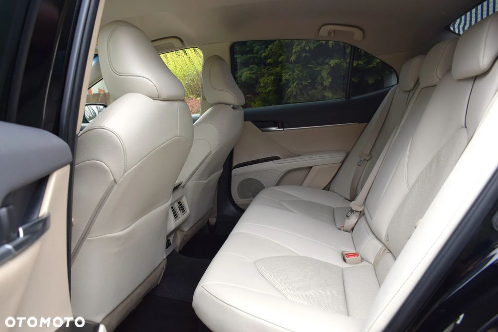 Toyota Camry 2.5 Hybrid Executive CVT - 7