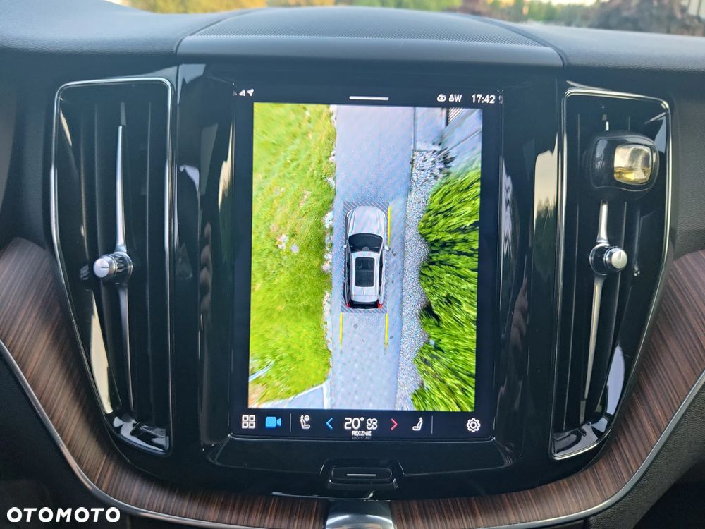 Volvo XC 60 B5 B AWD Geartronic Momentum Pro - 19
