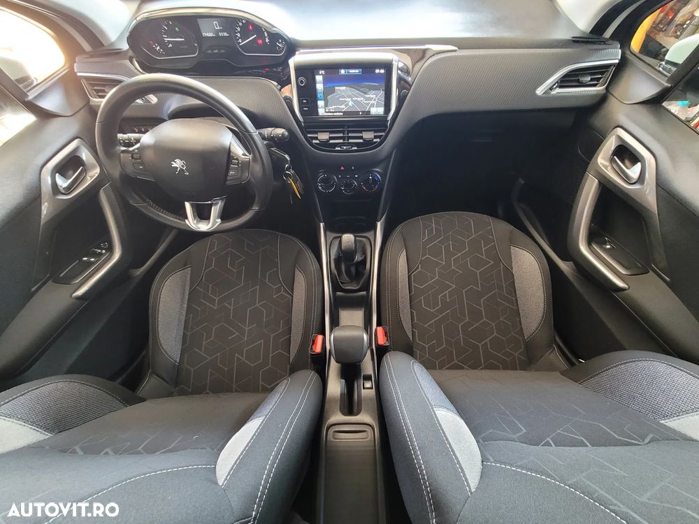 Peugeot 2008 PureTech 110 Stop&Start Style - 7