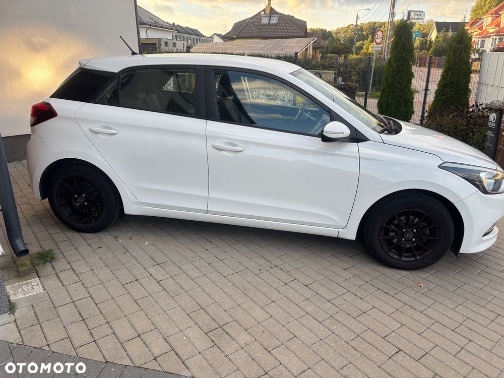 Hyundai I20 2017 photo 2
