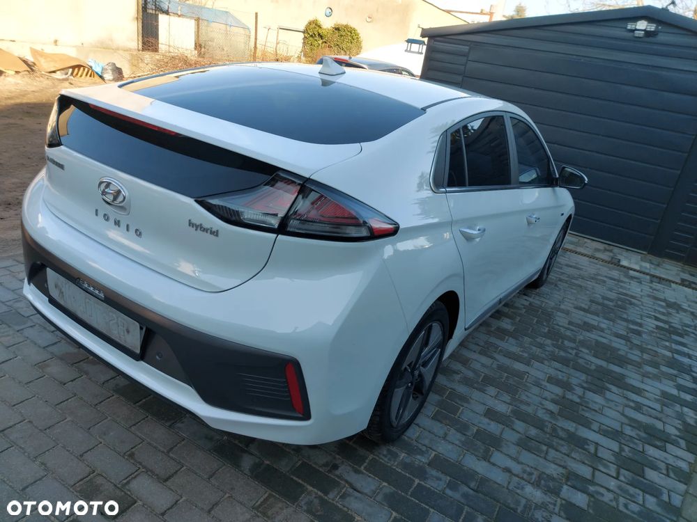 Hyundai IONIQ - 23