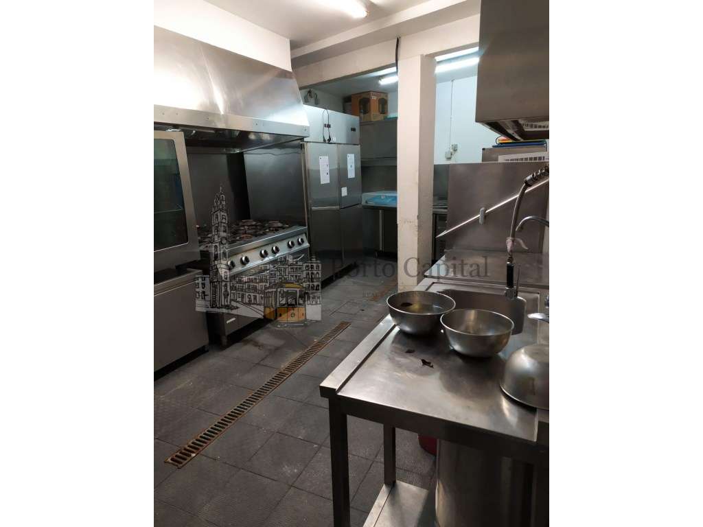 Excelente Restaurante para Trespasse na Baixa do Porto - Grande imagem: 2/20