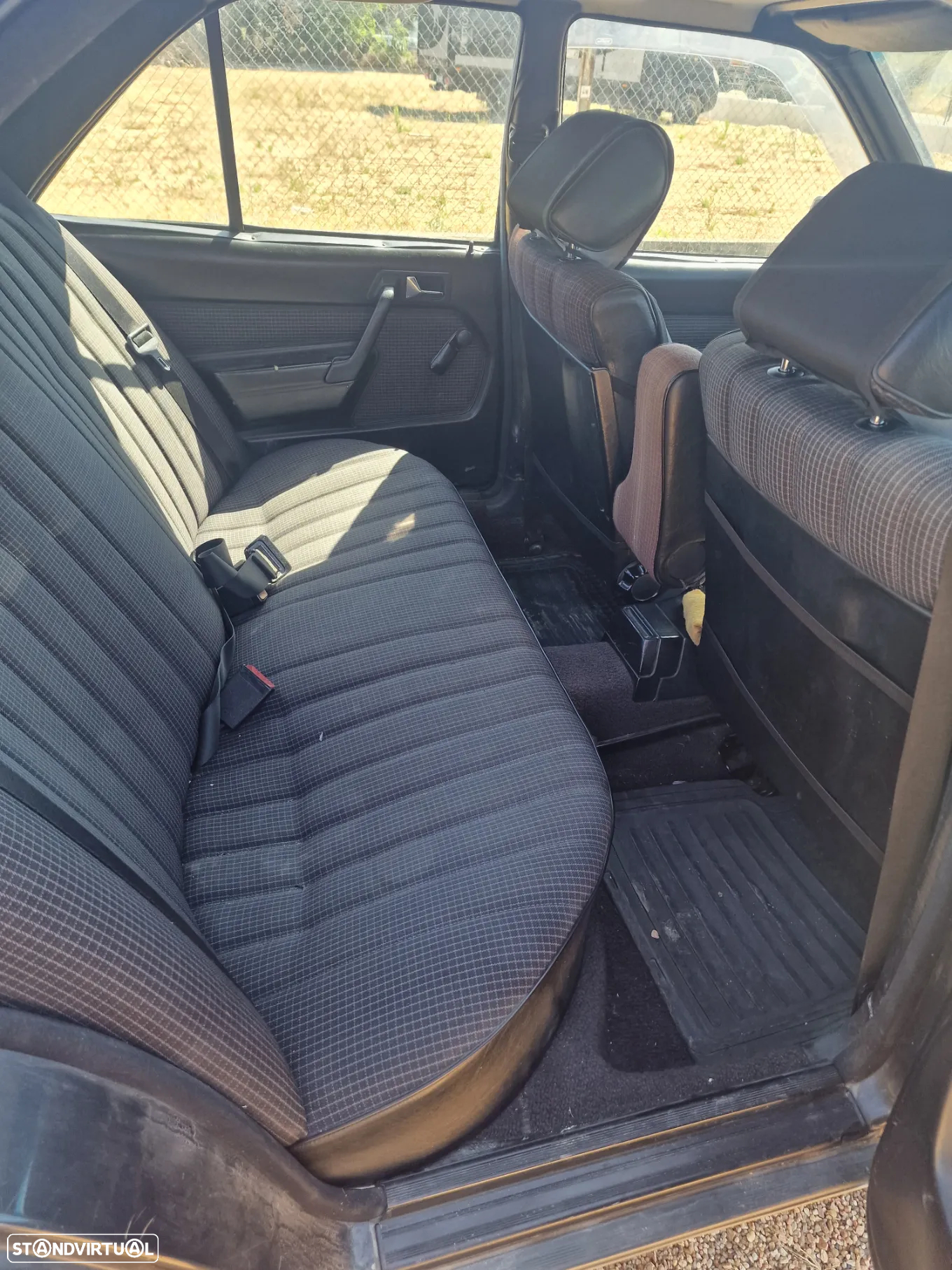 Mercedes-Benz 190 D 2.0 - 6