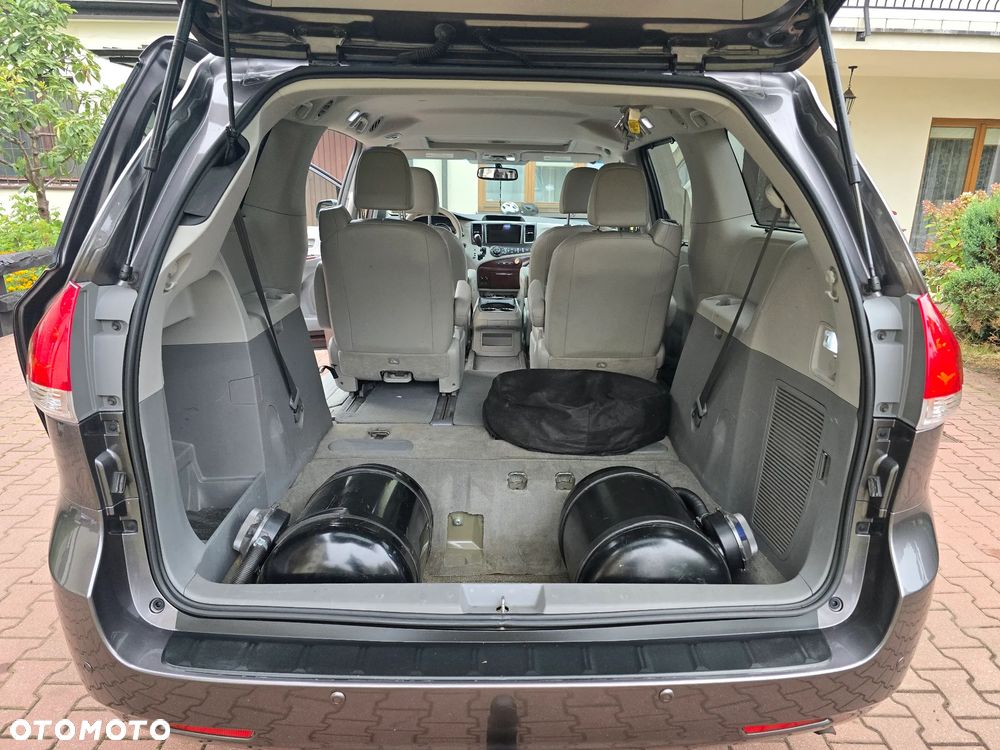 Toyota Sienna 3.5 V6 XLE AWD - 39
