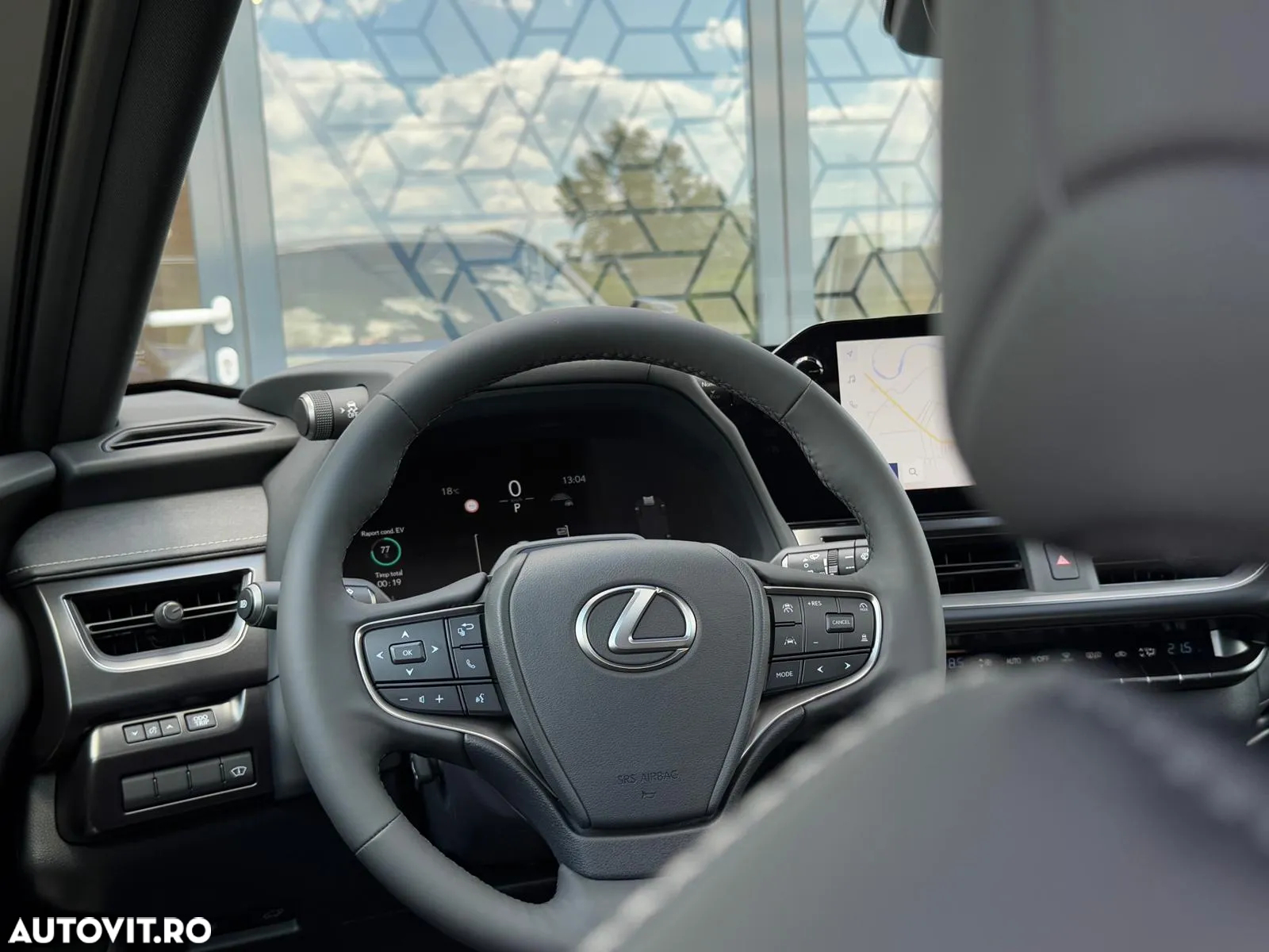 Lexus UX 300h FWD CVT HEV F Sport Design - 33