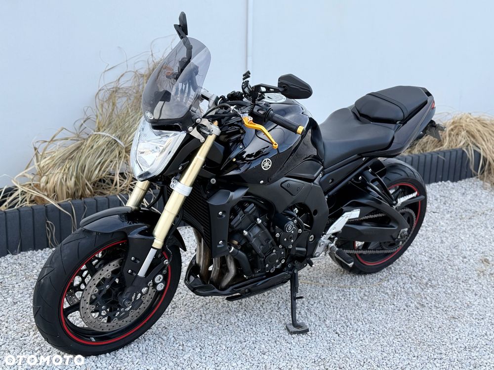Yamaha FZ - 8