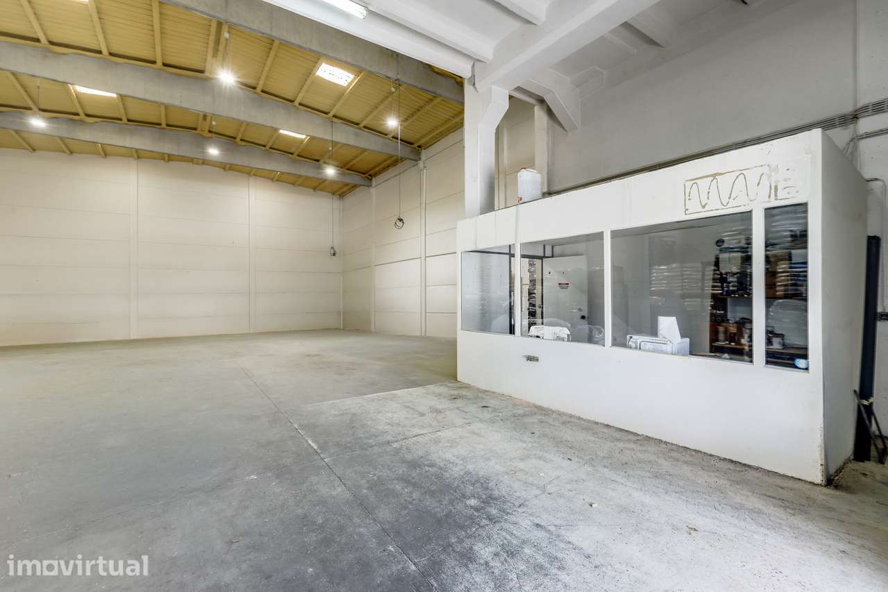 Armazém com 635m2 Parque Industrial Granja - Grande imagem: 2/22