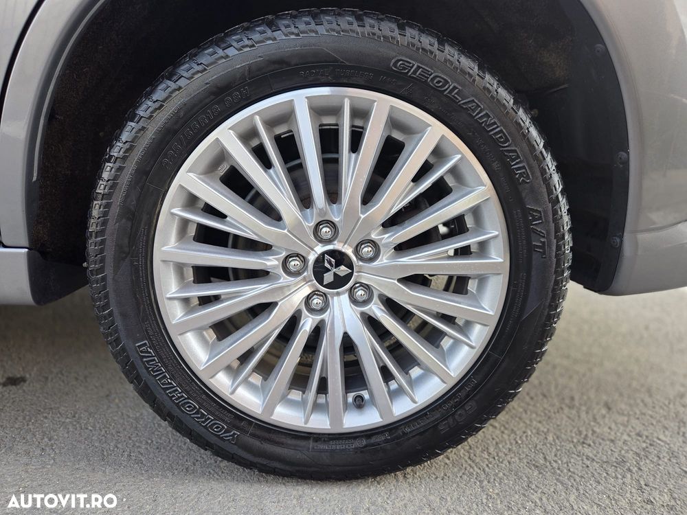 Mitsubishi Outlander - 31