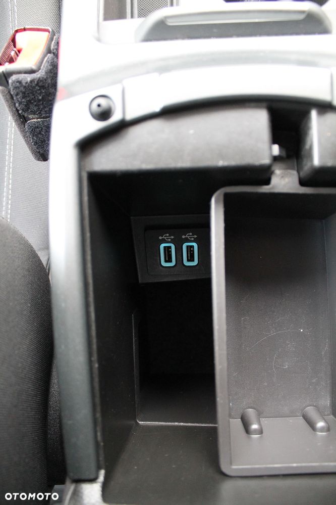 Ford Kuga 2.0 TDCi 2x4 Cool & Connect - 34