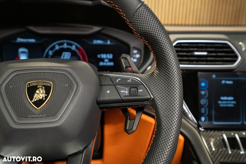Lamborghini URUS - 32