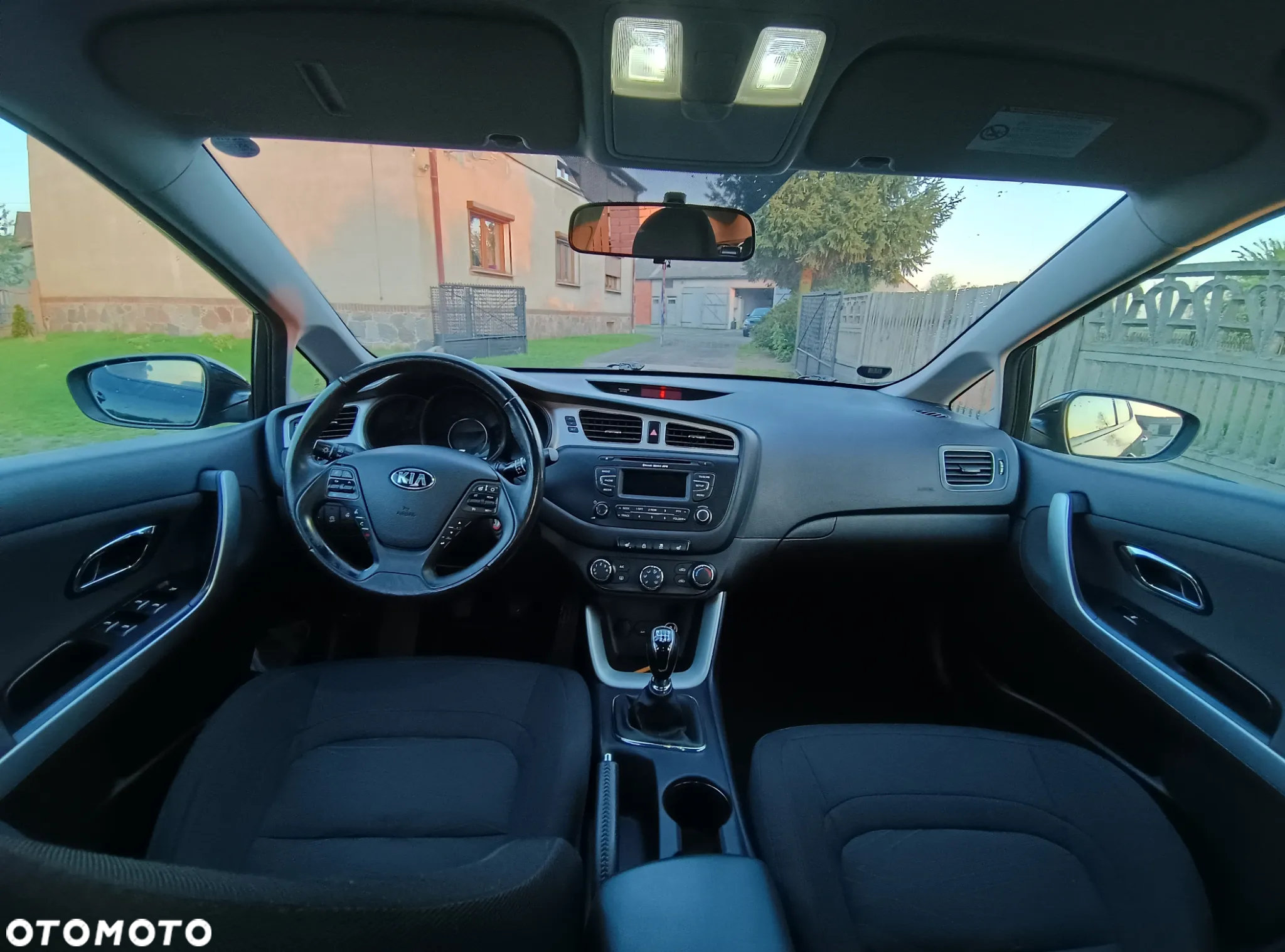 Kia Ceed - 10