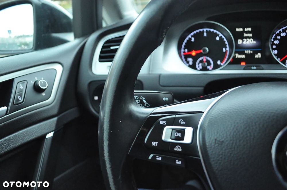 Volkswagen Golf 1.6 TDI BMT Comfortline - 19