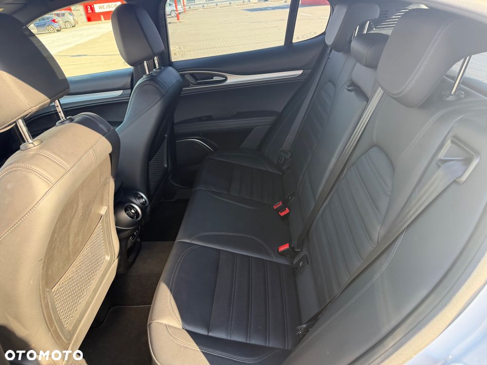 Alfa Romeo Stelvio 2.0 Turbo Veloce Q4 - 13