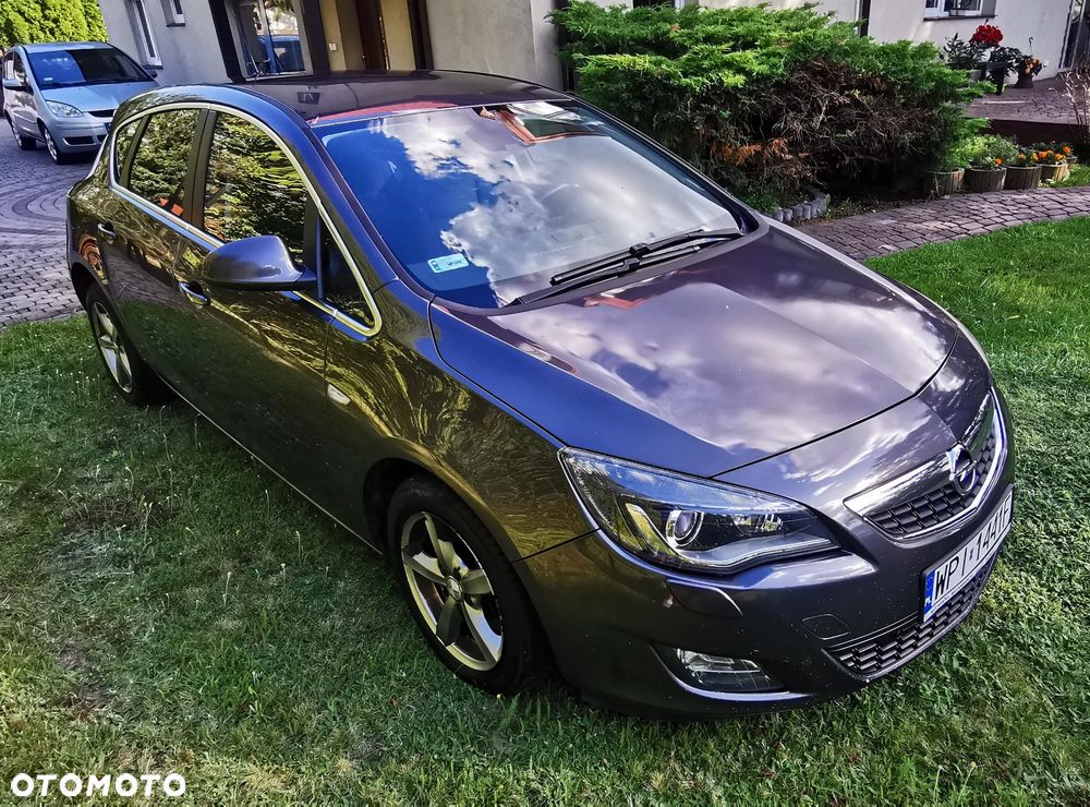 Opel Astra 2.0 CDTI Cosmo - 2