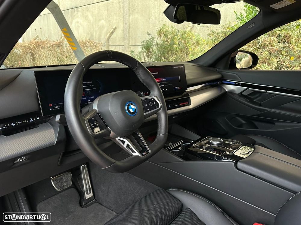 BMW 530 e Pack Desportivo M - 6