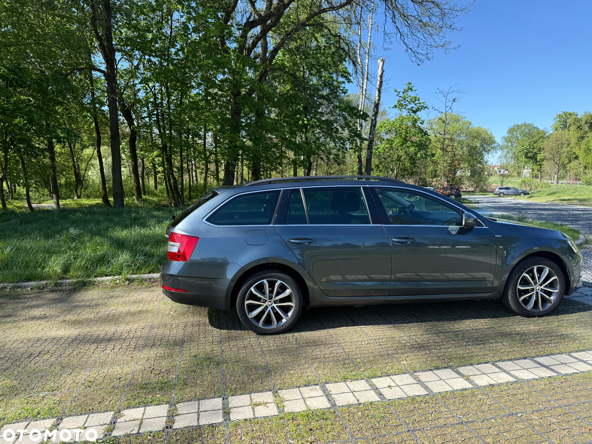 Skoda Octavia Combi 2.0 TDI DSG Edition - 3
