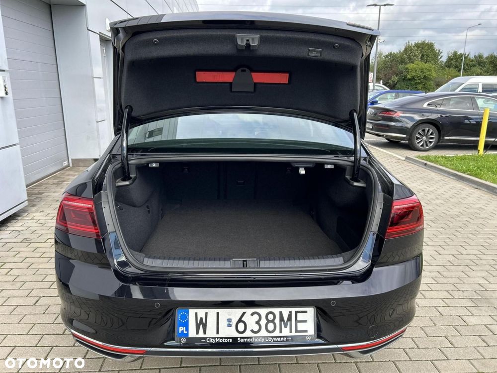 Volkswagen Passat - 19