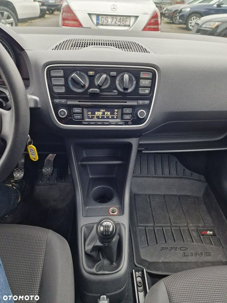 Volkswagen up! 1.0 street EU6 - 10