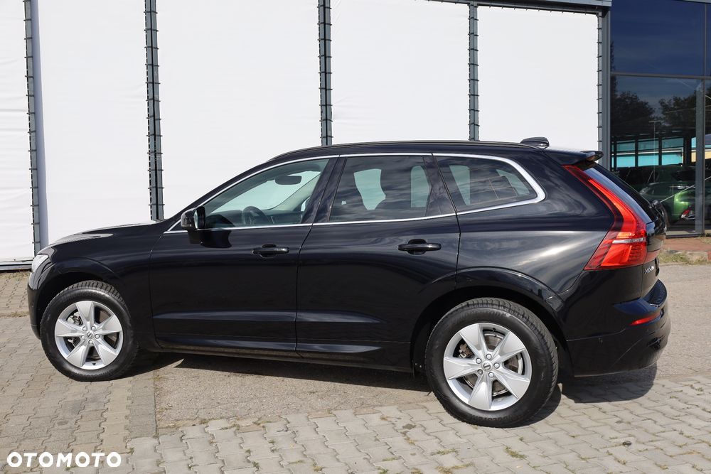 Volvo XC 60 B4 D AWD Geartronic Momentum Pro - 17