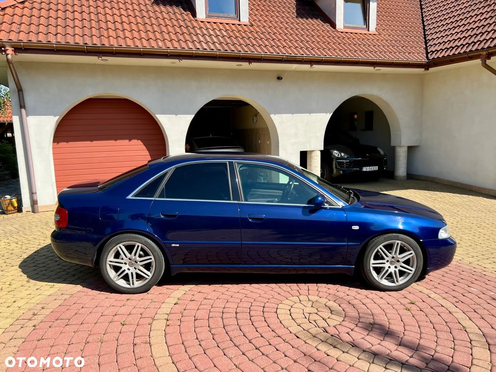 Audi A4 Limousine 1.8 - 8
