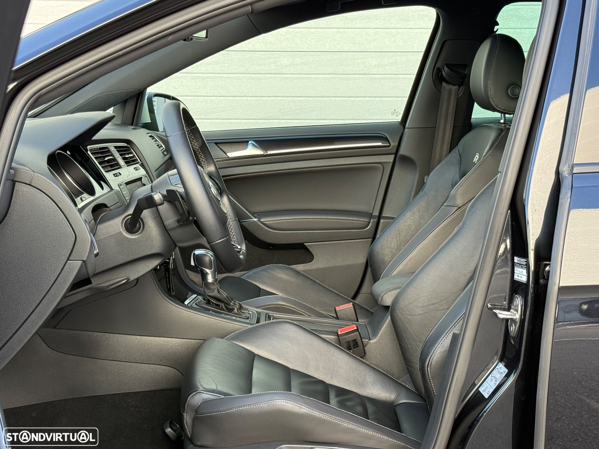 VW Golf 2.0 TSi R DSG - 8