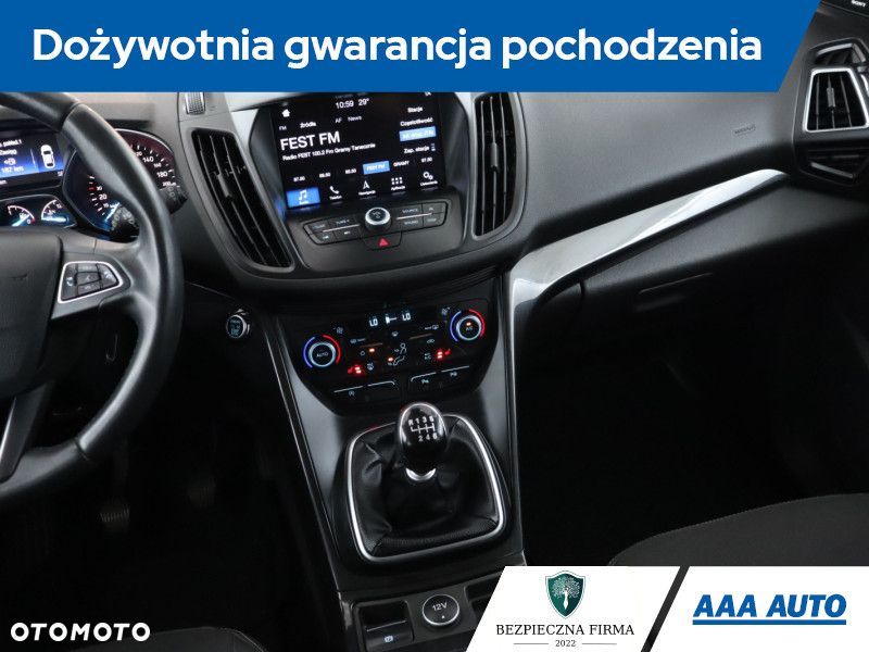 Ford Kuga - 10